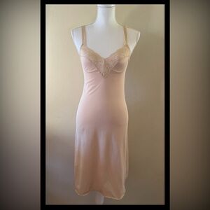 Vintage VASSARETTE Slip Dress Sz 32 Large Nylon Nightgown Beige Nude Lace Trim